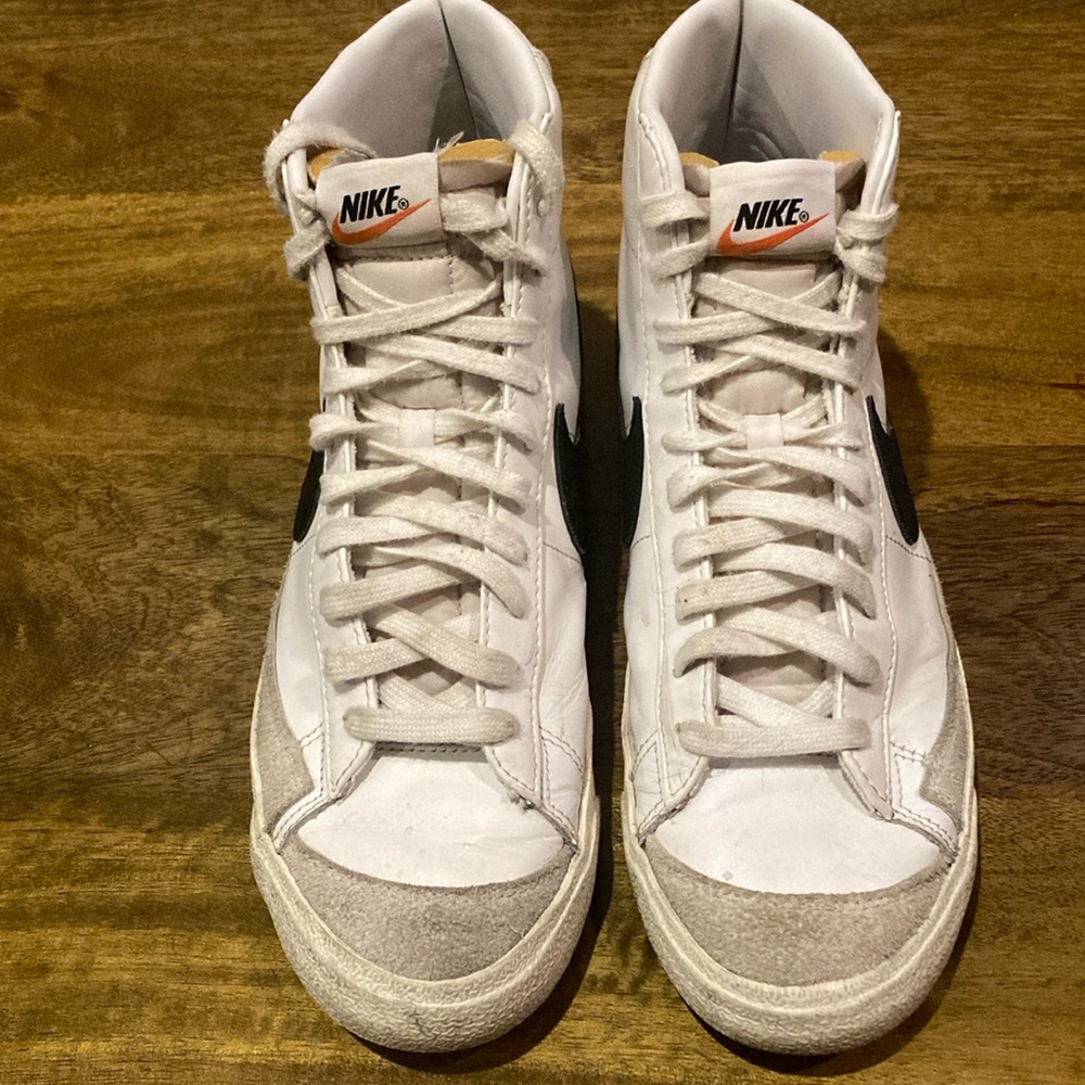 Nike Blazer Mid '77
Vintage Size Men’s 9.5